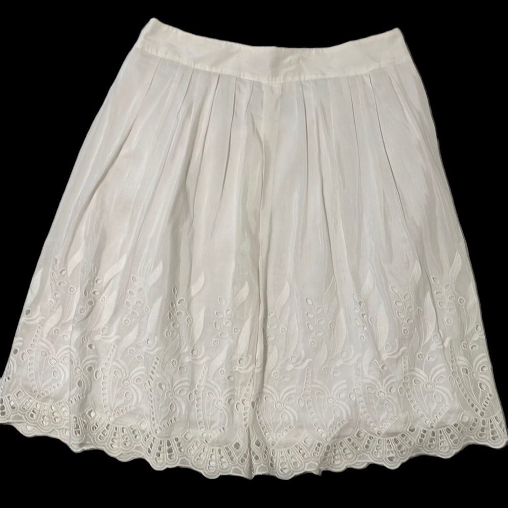 Ann Taylor white skirt with eyelet detail size 10